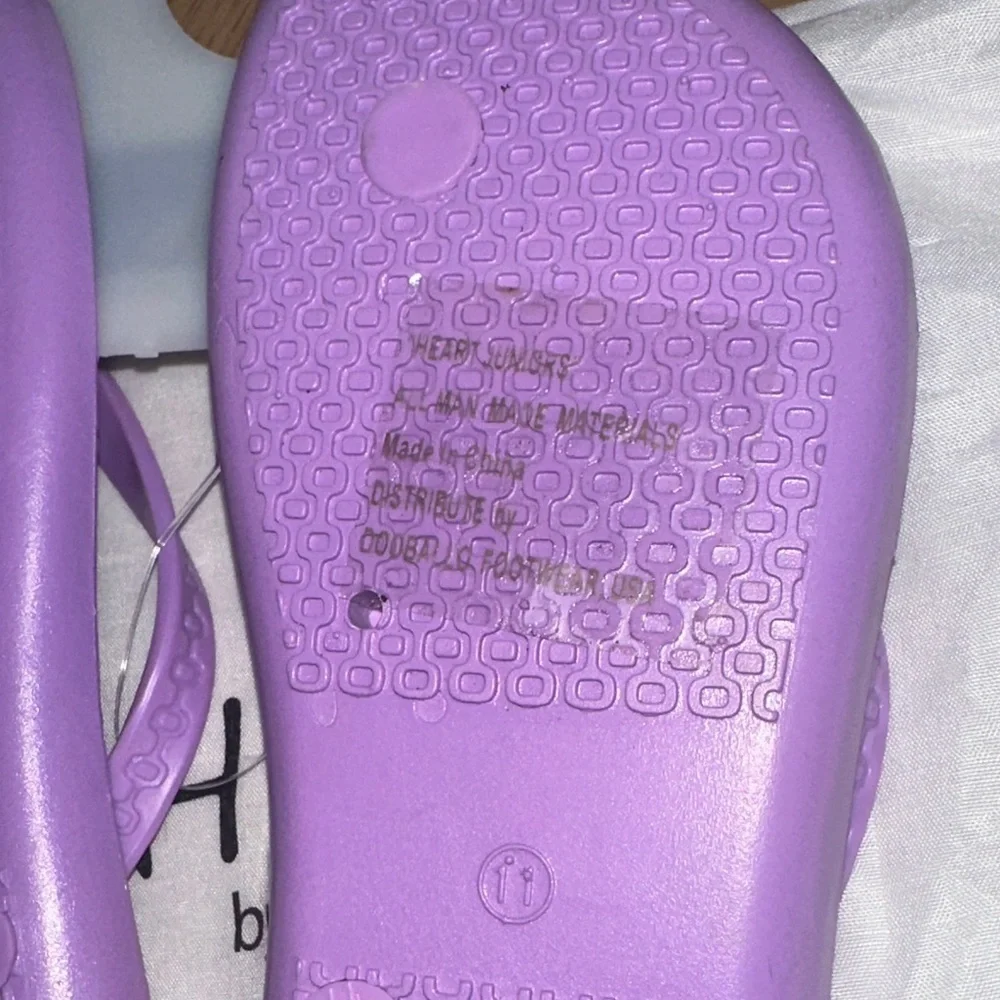 NEW Heart by DooBallo Lilac Flip Flops with Dust Bag size 11